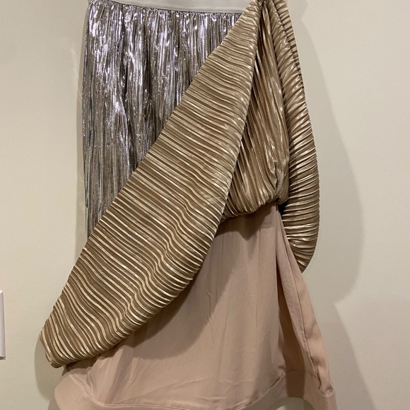 BRAND NEW Alice + Olivia Metallic Skirt Size 4 - Picture 3 of 4